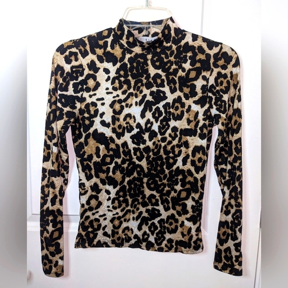 gaze Tops - XS Leopard Long Sleeve Turtleneck